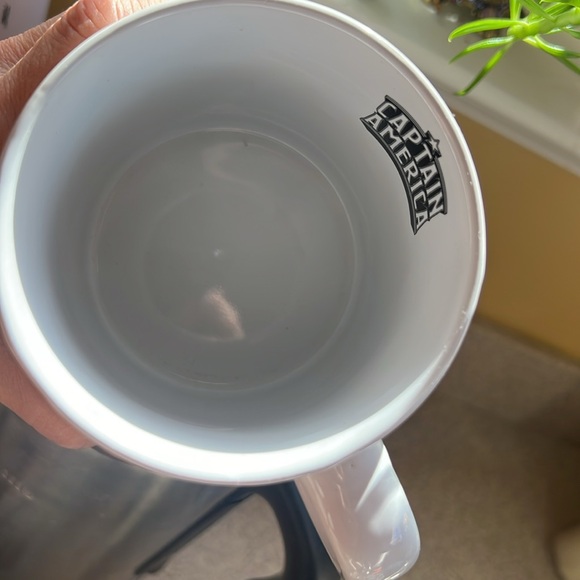 CAPTAIN AMERICA 20oz MUG  **(NEW with Tag)** - Picture 14 of 16